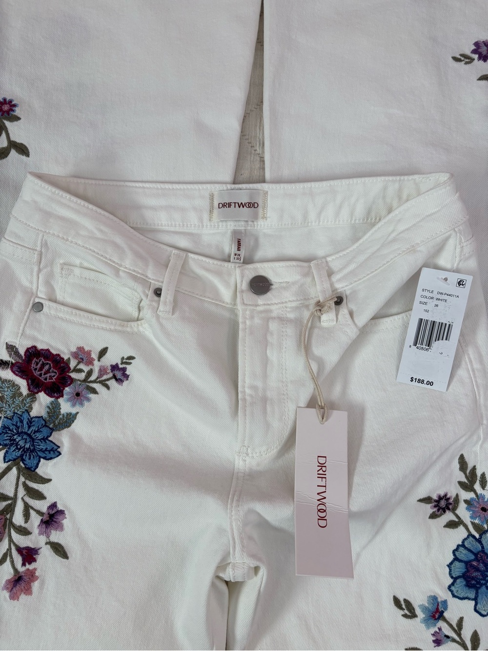 Driftwood Farrah Embroidered Flare Leg Jeans Sz 26 NWT - - Picture 11 of 16